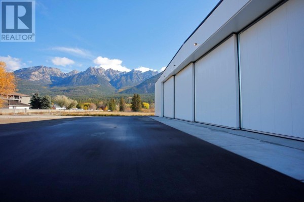 5310 Fairmont Airport Road, Fairmont Hot Springs, BC V0B1L1 Photo 5
