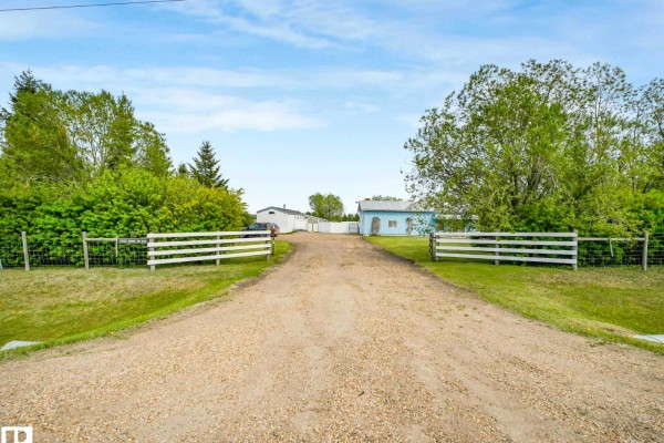 Bedroom 2 - 53133 Rge Road 223, Rural Strathcona County, AB T8E2M4 Photo 5