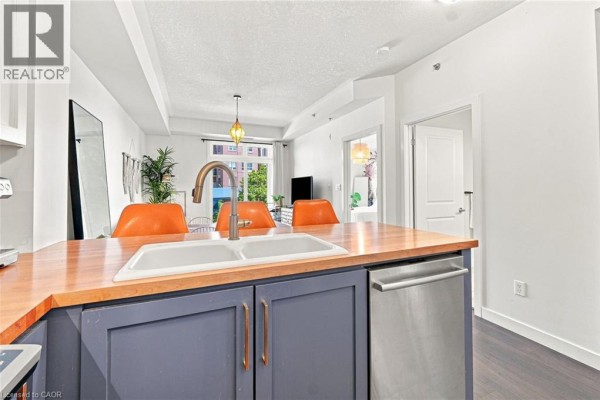 Kitchen - 5317 Upper Middle Road Unit# 220, Burlington, ON L7L0G8 Photo 5