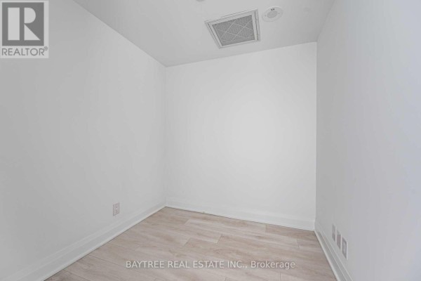 532 - 33 Frederick Todd Way, Toronto, ON M4G0C9 Photo 5