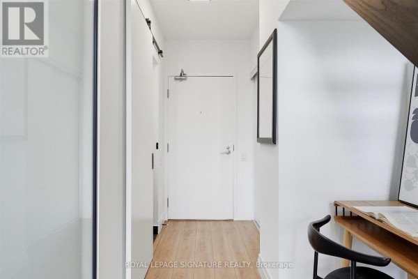 532 - 5 Hanna Avenue, Toronto, ON, photo 3