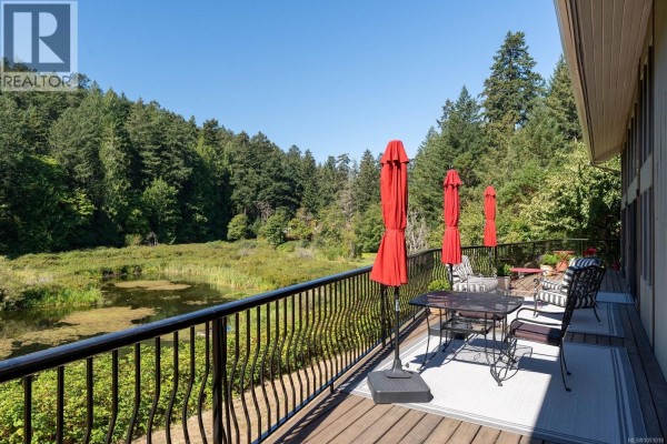 5320 Old West Saanich Rd, Saanich, BC, photo 3