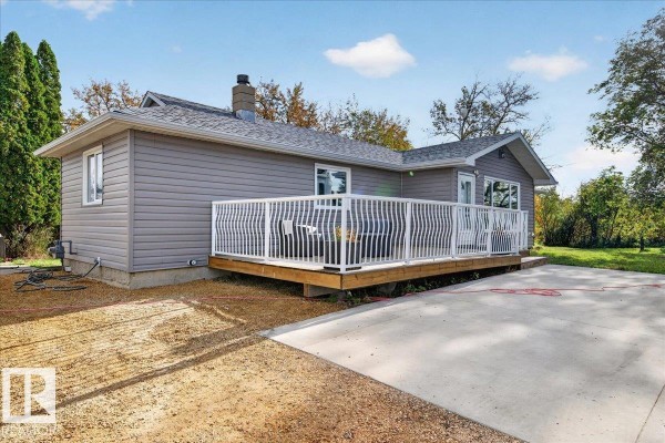 Kitchen - 53203 Rr 220, Rural Strathcona County, AB T8E2B5 Photo 3