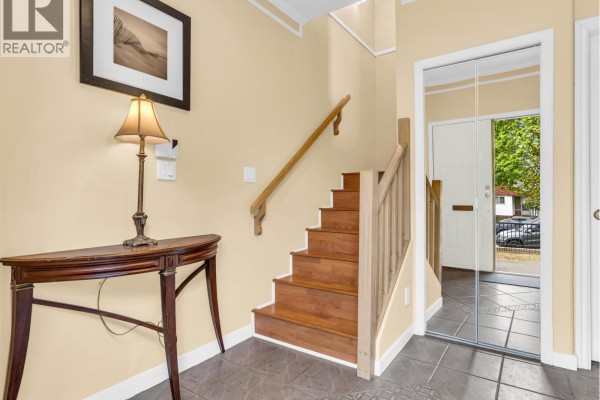 5323 Dumfries Street, Vancouver, BC, photo 2