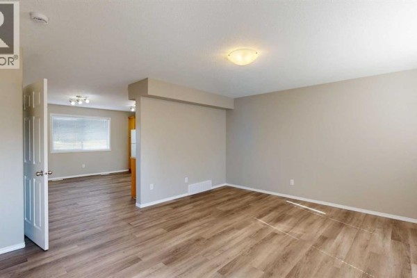 Bedroom - 5327 60 Street, Stettler, AB T4K1L7 Photo 5