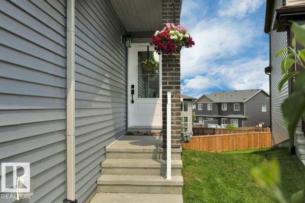 5329 Lark Ld Nw, Edmonton, AB, photo 3