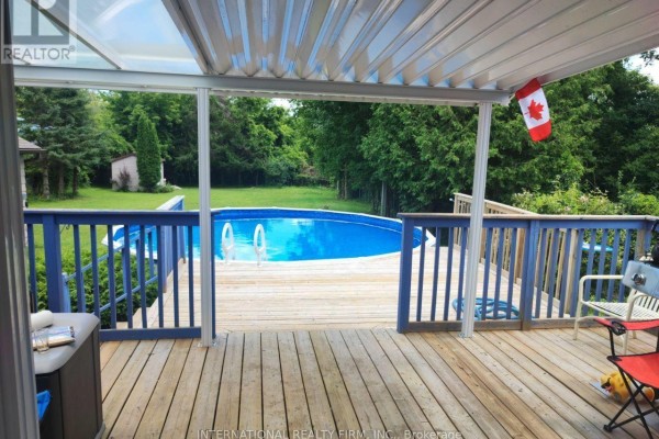 533 The Queensway S Street, Georgina, ON L4P2E7 Photo 2
