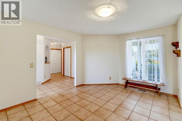 Family room - 534 Bridlecreek Green Sw, Calgary, AB T2Y3P2 Photo 5