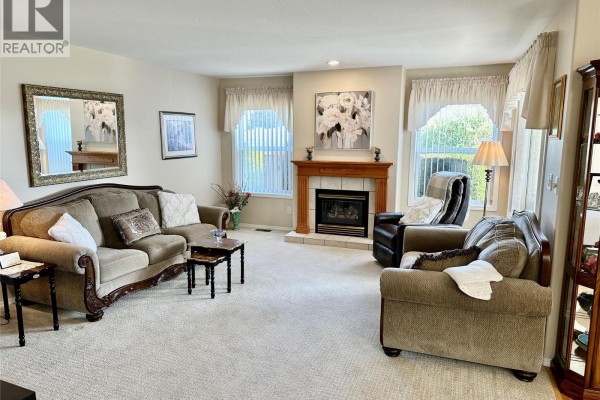 4pc Ensuite bath - 534 Redwing Drive, Penticton, BC V2A8N7 Photo 4