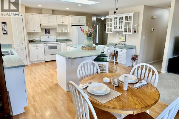 Dining room - 534 Redwing Drive, Penticton, BC V2A8N7 Photo 5