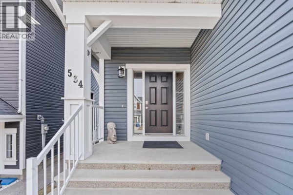 534 River Heights Crescent, Cochrane, AB, photo 2