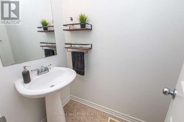534 Rochefort Circle, Ottawa, ON K4A0M8 Photo 5