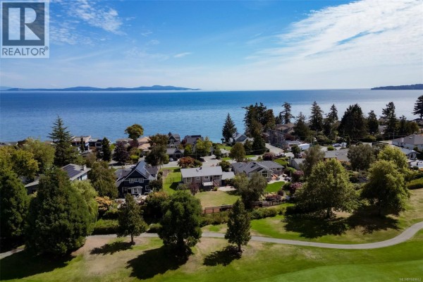 5348 Parker Ave, Saanich, BC, photo 2