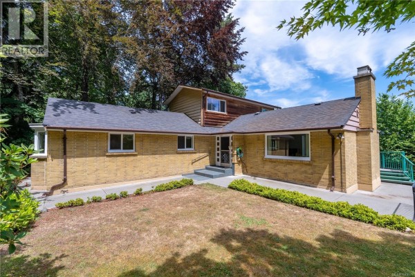 5349 Alderley Rd, Saanich, BC, photo 2