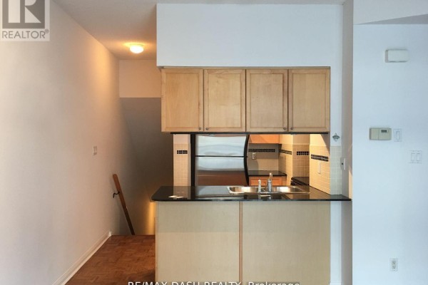 535 - 36 Stadium Road, Toronto, ON M5V3P4 Photo 5
