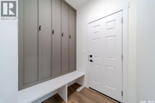 Foyer - 535 Asokan Avenue, Saskatoon, SK S7V0Z7 Photo 5