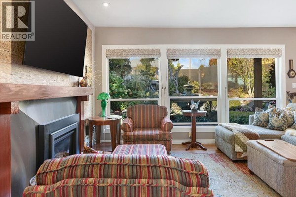 535 E Keith Road, North Vancouver, BC V7L1W3 Photo 3