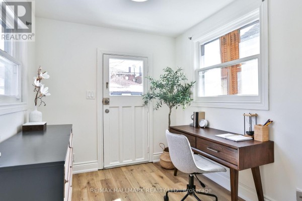 Laundry room - 535 Westmount Avenue, Toronto, ON M6E3N6 Photo 5