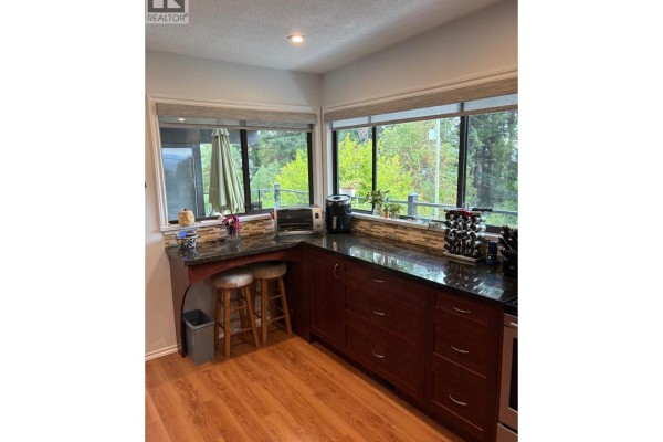 5350 Benner Road, Sechelt, BC V7Z0G7 Photo 4