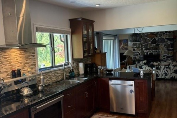 5350 Benner Road, Sechelt, BC V7Z0G7 Photo 5