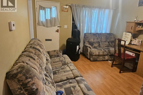 5350 Cecil Street, Vancouver, BC V5R4E5 Photo 2
