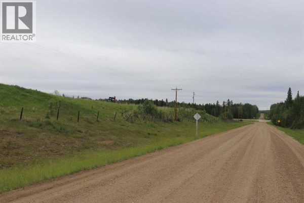 Bedroom - 53508 Range Road 102a, Rural Yellowhead County, AB T0E2M0 Photo 4