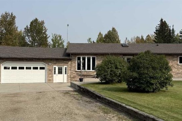 Bedroom - 53515 Range Road 165a, Rural Yellowhead County, AB T7E3K9 Photo 4