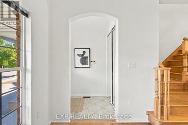 Primary Bedroom - 5362 Longford Drive, Mississauga, ON L5M7Y3 Photo 5