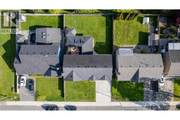 5365 Maple Crescent, Delta, BC V4K1G1 Photo 3