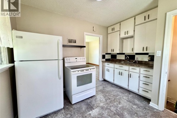 Living room - 537 9th Street E, Prince Albert, SK S6V0Y4 Photo 2