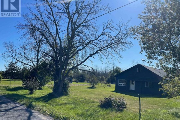 537 Burr Road, Prince Edward County, ON, photo 3