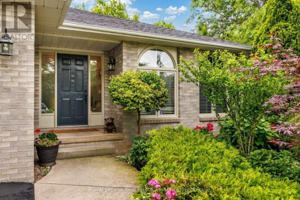 537 Mathewman Crescent, Burlington, ON, photo 2