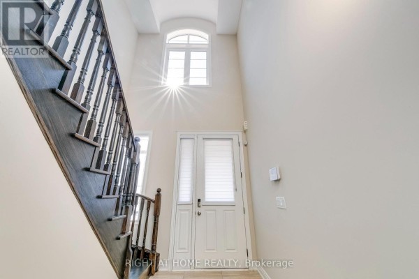 Great room - 537 Terrace Way, Oakville, ON L6M1N6 Photo 3