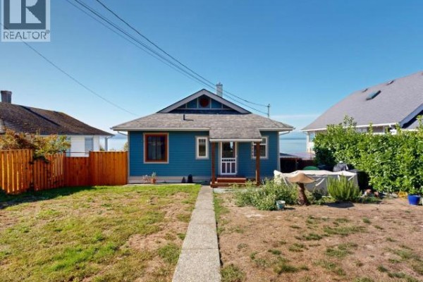 Kitchen - 5374 Larch Ave, Powell River, BC V8A4M5 Photo 3