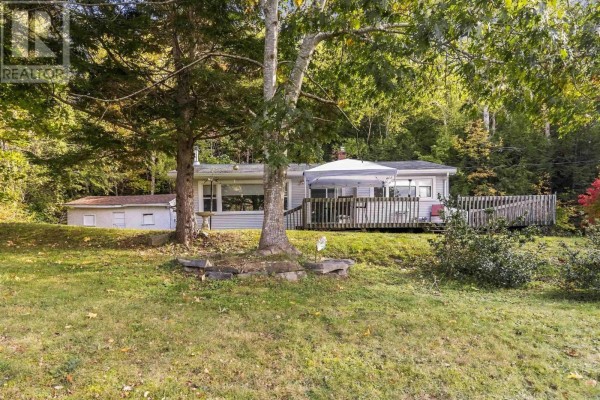 Primary Bedroom - 5376 Highway 2 Highway, Grand Lake, NS B2T1B4 Photo 3