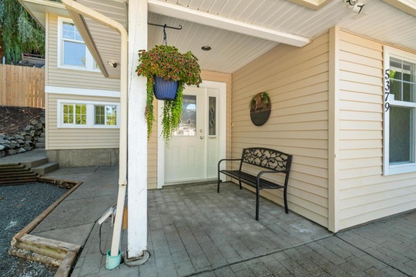 Kitchen - 5379 Skyview Crescent, Promontory, Chilliwack, BC V2R4G1 Photo 3