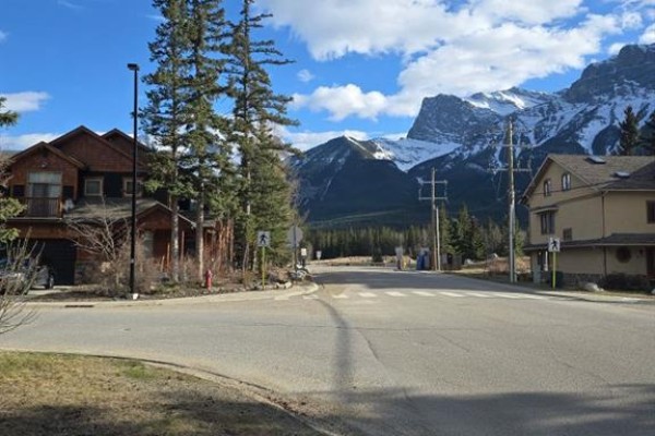538 1 Street, Canmore, AB T1W2L1 Photo 5