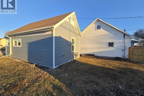 538 9th Avenue Nw, Moose Jaw, SK S6H4H7 Photo 5