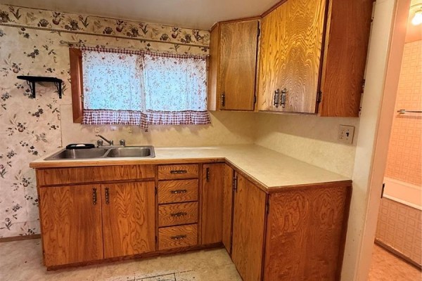 Dining room - 538 Centre Street, Shaunavon, SK S0N2M0 Photo 5