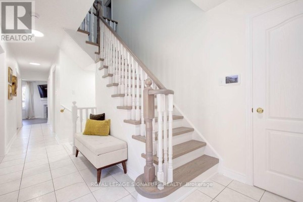Family room - 5386 Landsborough Avenue, Mississauga, ON L5R3X2 Photo 5