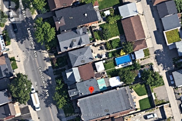 Living room - 539 Lansdowne Avenue, Toronto, ON M6H3Y2 Photo 3