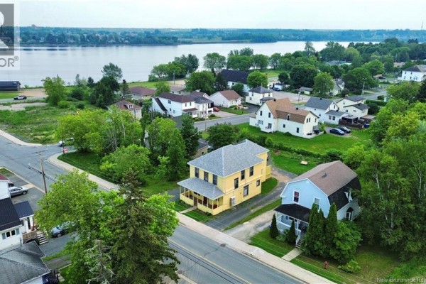 539 Queen St, Bathurst, NB, photo 3