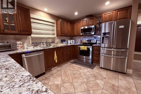 5393 Sans Souci Road, Halfmoon Bay, BC V7Z1B6 Photo 3