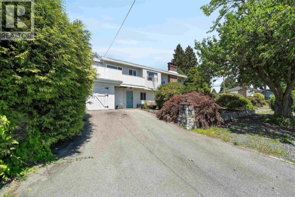 5395 Georgia Street, Burnaby, BC V5B1V3 Photo 3