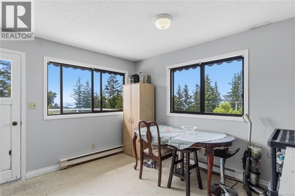 Entrance - 5395 Lost Lake Rd, Nanaimo, BC V9T5E7 Photo 3