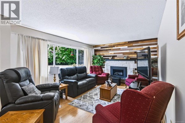 Family room - 5397 Golden St, Port Alberni, BC V9Y7J6 Photo 4