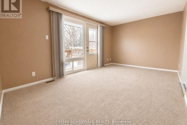 Bedroom - 53j Sumac Street, Ottawa, ON K1J7T7 Photo 4