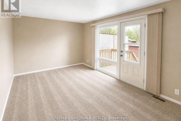 Bedroom 2 - 53j Sumac Street, Ottawa, ON K1J7T7 Photo 5