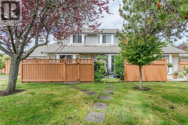 Primary Bedroom - 54 2070 Amelia Ave, Sidney, BC V8L4X6 Photo 3
