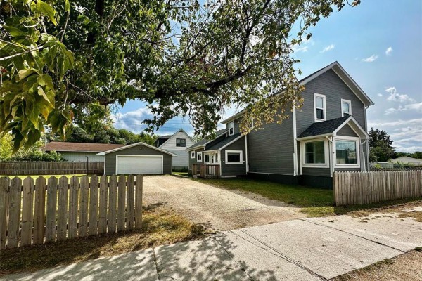 54 2nd Street, The Pas